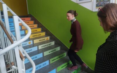 Nastavljamo s aktivnostima u sklopu projekta „Učionica bez zidova” – novo ruho školskih stepenica