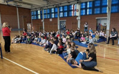 Maja Šimleša s bibliobusom gostovala u OŠ „Prof. Blaž Mađer“ Novigrad Podravski